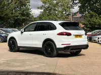 Used Porsche Cayenne 380 HP (279 kW) 2017 White SUV