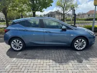 Used Vauxhall Astra Design Edition 105 HP (77 kW) 2017 Blue Hatchback