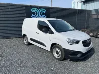 Second-hand Vauxhall Combo 100 CP (73 kW) 2023 Alb Monovolum