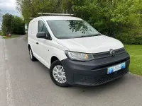 Begagnad VW Caddy 75 HK (55 kW) 2022 Vit Minibuss
