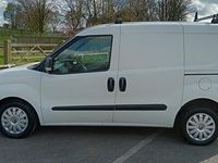 Second-hand Vauxhall Combo 90 CP (66 kW) 2015 Alb Monovolum