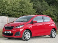 Used Peugeot 108 Active 72 HP (52 kW) 2019 Red Hatchback