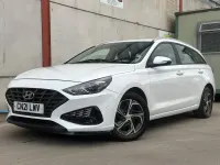 Used Hyundai i30 SE 2021 White Estate