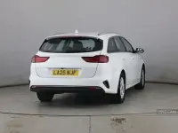 Used Kia Ceed 138 HP (101 kW) 2025 White Hatchback