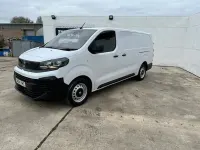 Usado Vauxhall Vivaro 145 HP (106 kW) 2024 Branco Monovolume