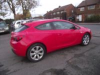 Used Vauxhall Astra Sport 138 HP (101 kW) 2014 Red Hatchback