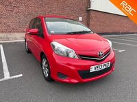 Used Toyota Yaris 99 HP (72 kW) 2013 Red Hatchback