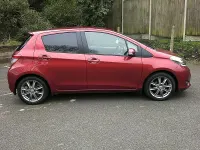 Used Toyota Yaris Multidrive S 99 HP (72 kW) 2013 Red Hatchback