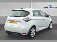 Used Renault Zoe Iconic 80 kW (109 HP) 2021 White Hatchback