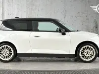 Used Mini Cooper SE Hatch 158 kW (215 HP) 2025 White Hatchback
