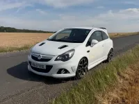 Used Vauxhall Corsa Edition 202 HP (148 kW) 2013 White Hatchback