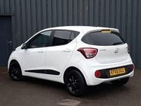 Used Hyundai i10 Premium 66 HP (48 kW) 2019 White Hatchback