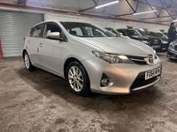 Usado Toyota Auris 90 HP (66 kW) 2014 Prateado Citadino