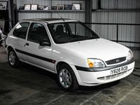 Used Ford Fiesta 2001 White Hatchback
