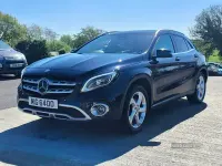 Usado Mercedes GLA250 Premium Plus 211 HP (155 kW) 2018 Azul SUV