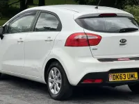 Used Kia Rio 2013 White Hatchback