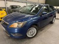 Used Ford Focus Titanium 125 HP (91 kW) 2010 Blue Hatchback