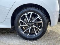 Used Toyota Yaris Hybrid Design 113 HP (83 kW) 2021 White Hatchback