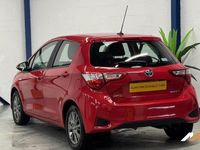 Used Toyota Yaris Hybrid 100 HP (73 kW) 2020 Red Hatchback