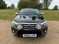 Used Toyota HiLux 150 HP (110 kW) 2016 Black Pickup