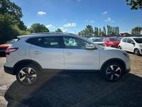 Used Nissan Qashqai N-Connecta 110 HP (80 kW) 2016 White SUV