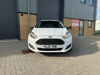 Used Ford Fiesta 75 HP (55 kW) 2015 White Van
