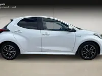 Second-hand Toyota Yaris Hybrid Design 2020 Alb Hatchback