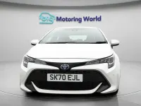 Begagnad Toyota Corolla 122 HK (89 kW) 2020 Vit Halvkombi