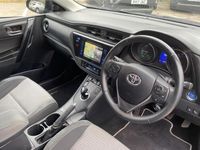 used Toyota Auris Hybrid 