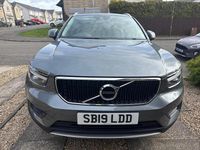 Used Volvo XC40 Momentum 156 HP (114 kW) 2019 Grey SUV