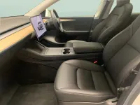 Begagnad Tesla Model Y RWD 254 kW (346 HK) 2023 Vit SUV