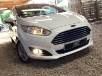 Used Ford Fiesta Zetec 2013 White Hatchback