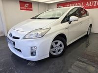 Used Toyota Prius T3 2010 White Hatchback