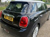 Usado Mini Cooper D Hatch 116 HP (85 kW) 2017 Citadino
