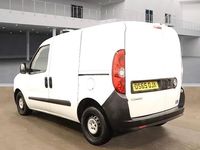 Used Vauxhall Combo 89 HP (65 kW) 2015 White Van