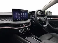 Usado Skoda Superb LAURIN & KLEMENT 190 HP (139 kW) 2025 Amarelo Carrinha