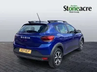 Używany Dacia Sandero Journey 90 KM (66 kW) 2023 Niebieski SUV