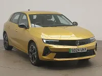 Usado Vauxhall Astra Design Edition 114 kW (156 CV) 2024 Amarillo Utilitario