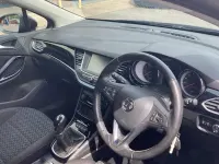 Used Vauxhall Astra SRi 150 HP (110 kW) 2019 Black Estate