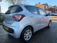 Gebraucht Hyundai i10 SE 66 PS (48 kW) 2019 Silber Kleinwagen