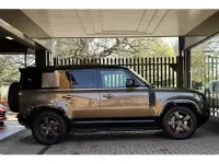Usado Land Rover Defender HSE Dynamic 300 HP (220 kW) 2021 Castanho SUV