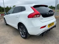 Used Volvo V40 R-Design 122 HP (89 kW) 2016 White Hatchback