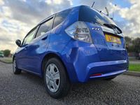 Used Honda Jazz Hybrid 98 HP (72 kW) 2011 Blue Hatchback