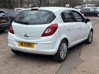 Used Vauxhall Corsa 85 HP (62 kW) 2011 White Hatchback