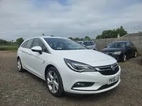 Used Vauxhall Astra SRi 150 HP (110 kW) 2016 White Estate