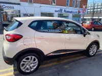 Used Renault Captur Dynamique 90 HP (66 kW) 2016 Cream SUV