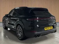 Used Porsche Cayenne S E-Hybrid 519 HP (381 kW) 2025 SUV