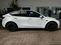 Begagnad Tesla Model Y Long Range AWD 282 kW (384 HK) 2022 Vit SUV