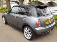 Begagnad Mini Cooper S 2006 Grå Halvkombi