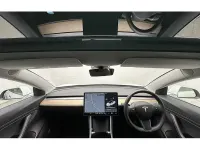 Used Tesla Model 3 Standard Range 239 kW (325 HP) 2019 White Sedan